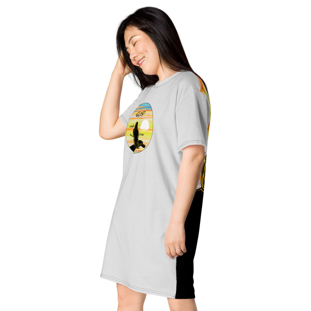 SUP-A Way To Bee Free T-Shirt Kleid