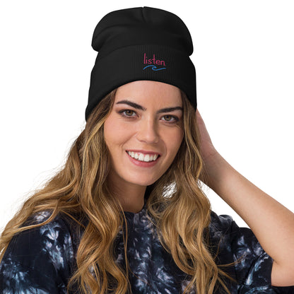 listen. Wave-besticktes Beanie